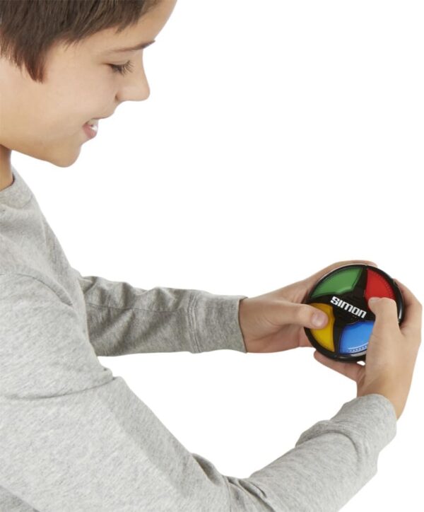 51IgyNpL6WL._AC_SL1000_.jpg Hasbro Gaming Simon Micro Series Electronic Game for 1 or More Players, Classic Simon Gameplay in a Compact Size, Fun Party Game for Kids Ages 8+
