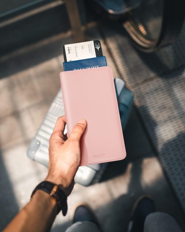 61BwKqFYO1L._AC_SL1500_.jpg VULKIT Passport Holder Wallet RFID Blocking Travel Wallet for Men & Women