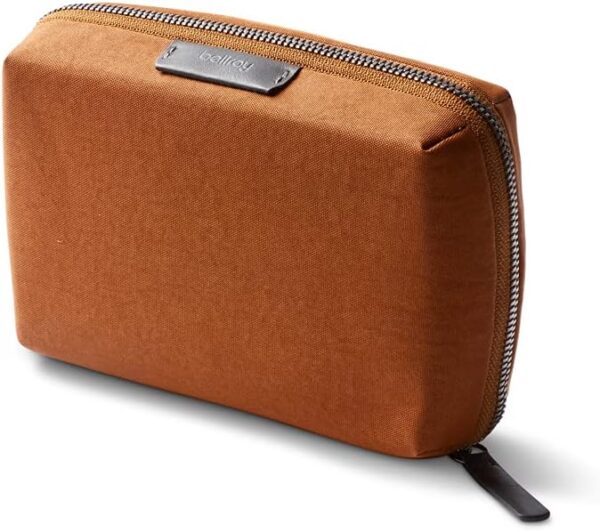 61Ri-nmDt-L._AC_SL1200_.jpg Bellroy Tech Kit Compact (Tech Accessories Organizer, Zipper Pouch) - Bronze
