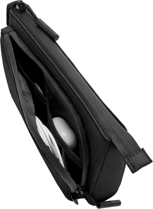 717tfRqtO4L._AC_SL1500_.jpg Incase Facet Accessory Organizer - Electronic Organizer Case, Multiple Zippered Compartments, Cable Managment, Easy Carry Loop, Water-Repellent, Travel-Friendly – Twill Black