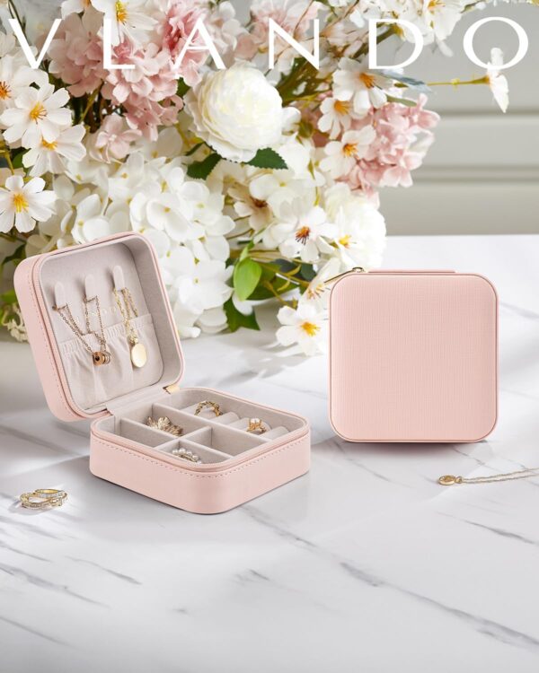 71Mxavyjl5L._AC_SL1500_.jpg Vlando Travel Jewelry Case - Mothers Day Gifts for Mom Grandma Wife - Small Jewelry Travel Organizer Box Travel Essentials Christmas Gift for Women Girl - Pink