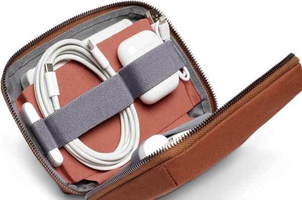 71PdLutfTlL._AC_SL1200_.jpg Bellroy Tech Kit Compact (Tech Accessories Organizer, Zipper Pouch) - Bronze